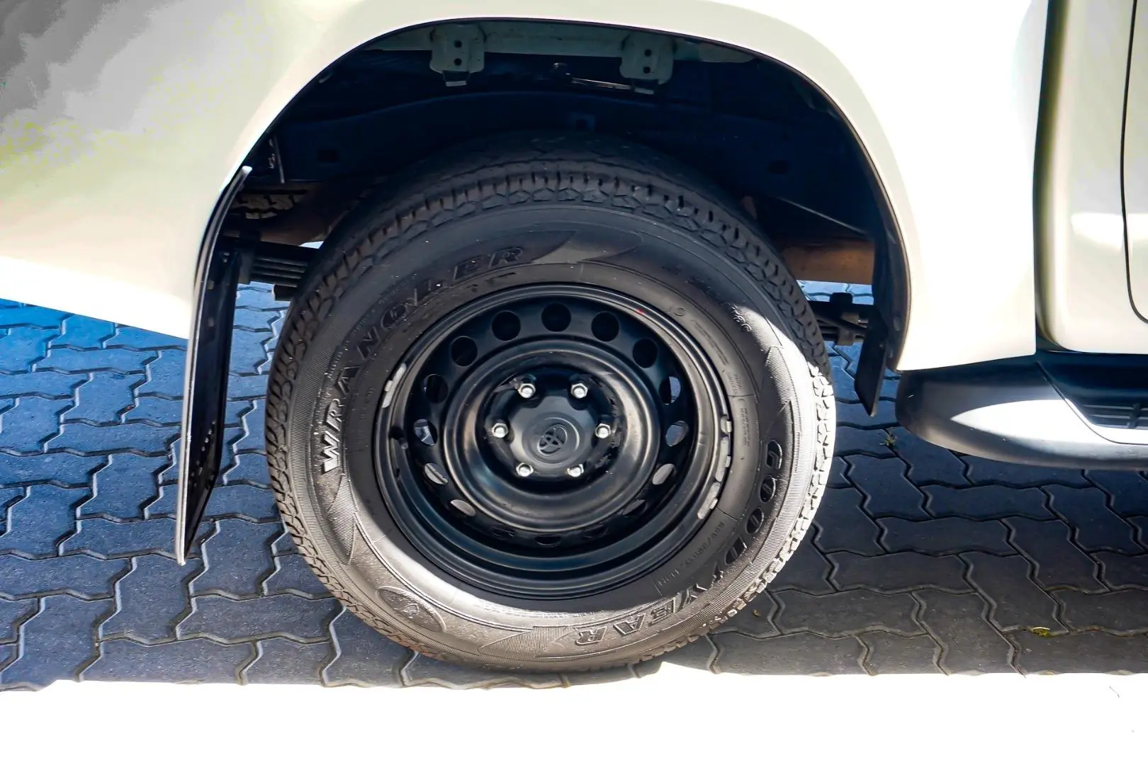 2021 Toyota Hilux Gallery Image 16