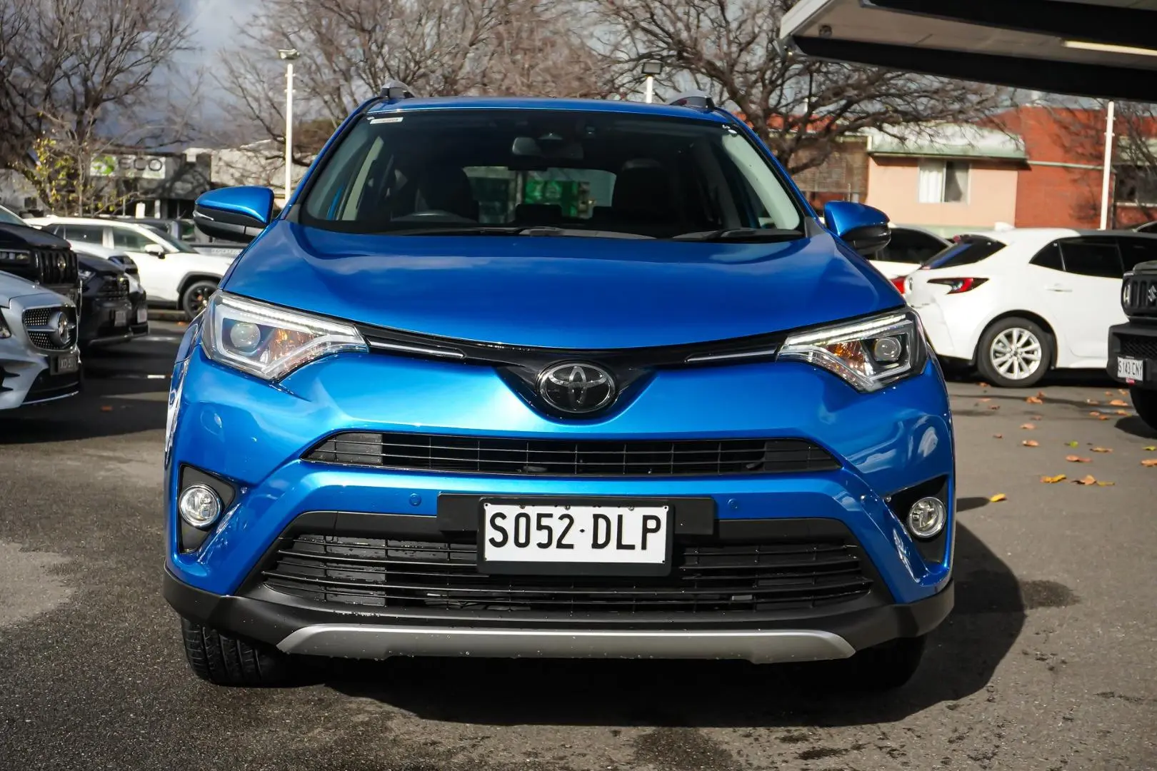 2016 Toyota RAV4 Gallery Image 5