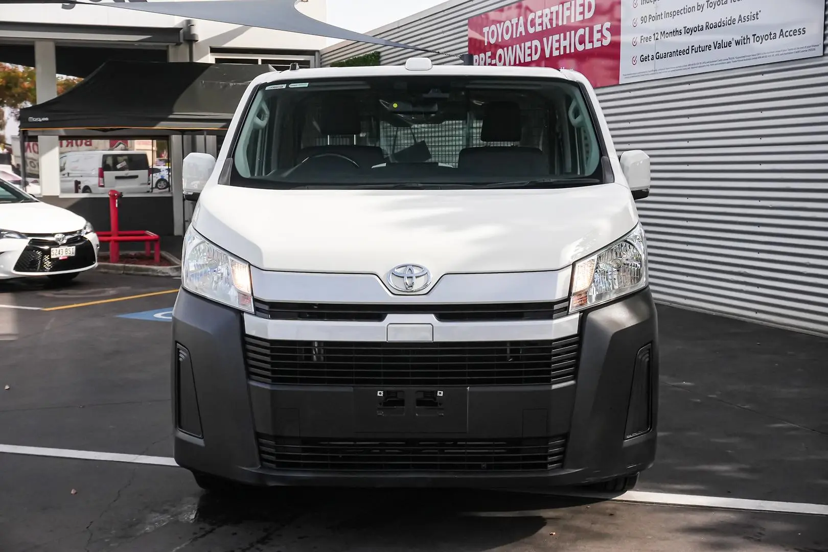 2021 Toyota Hiace Gallery Image 5