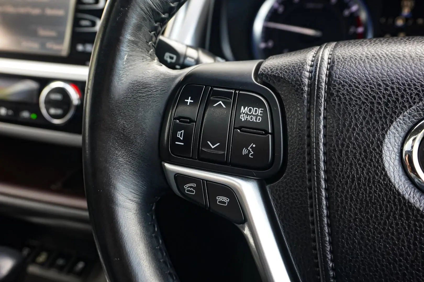 2014 Toyota Kluger Gallery Image 20