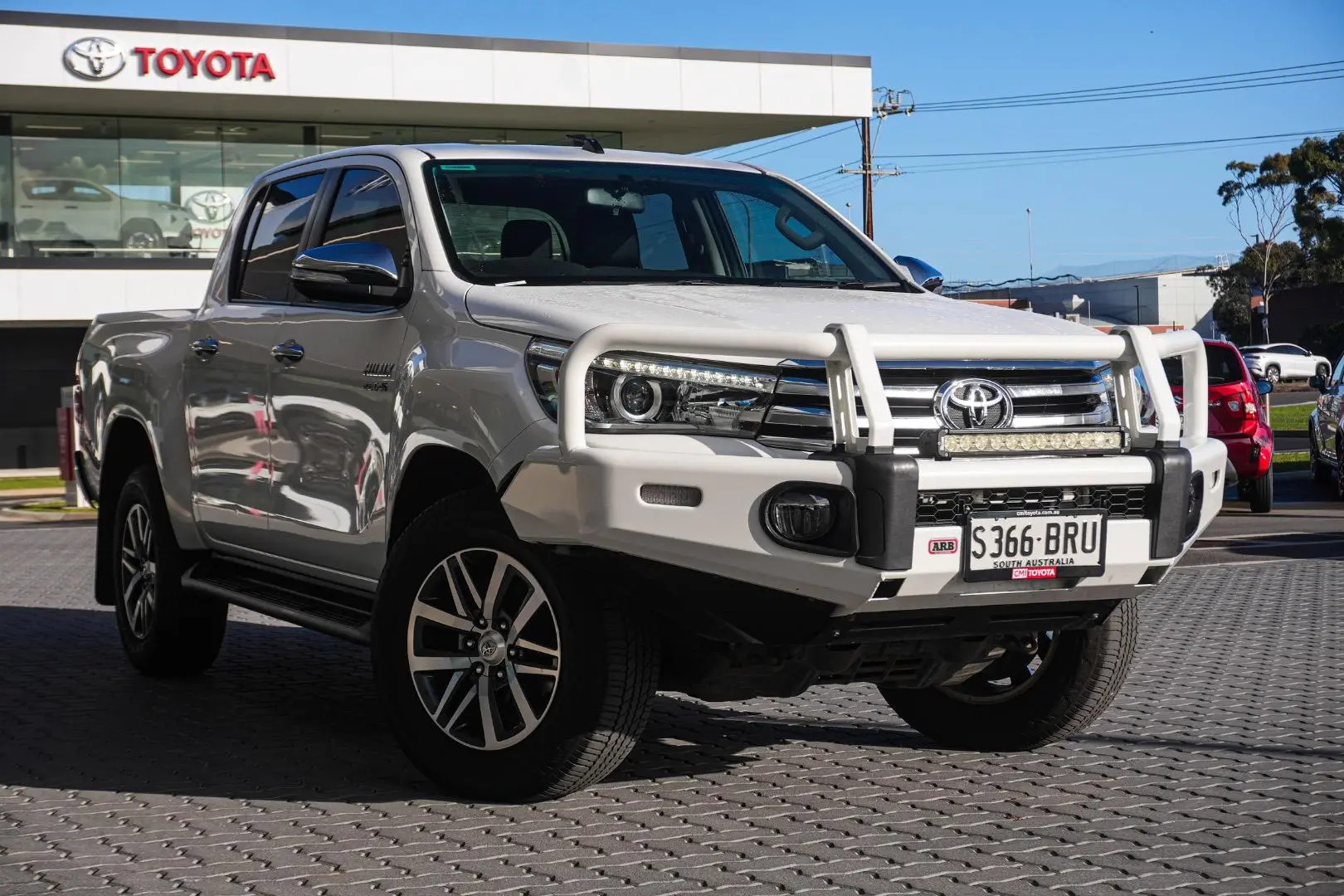 2017 Toyota Hilux Gallery Image 2