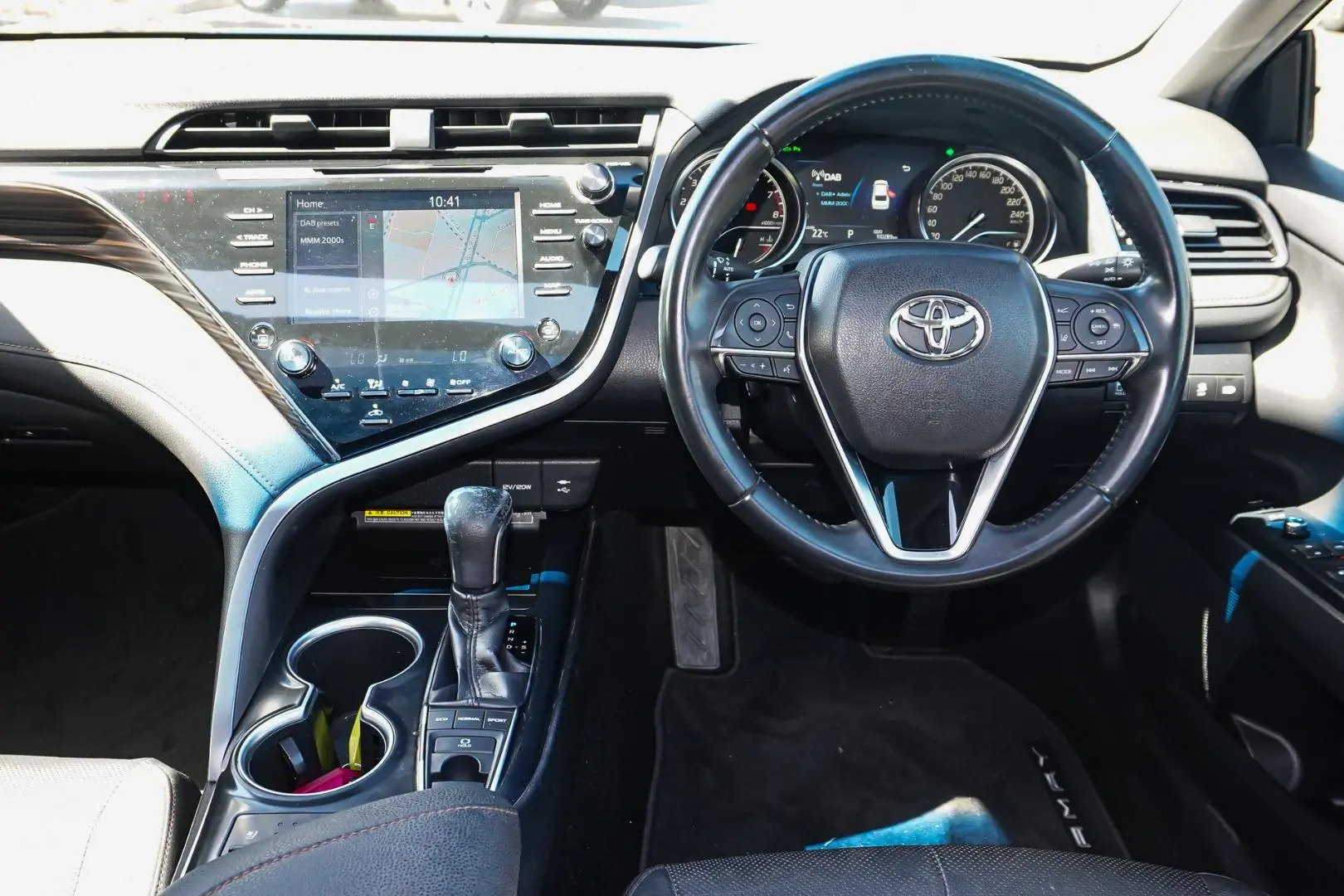 2019 Toyota Camry Gallery Image 10