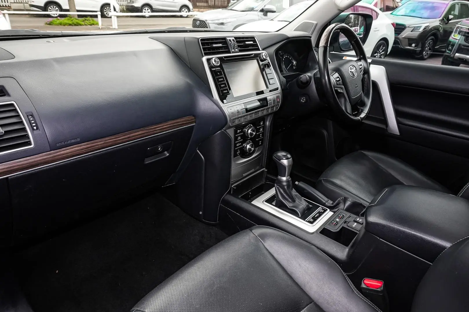 2019 Toyota Landcruiser Prado Gallery Image 10