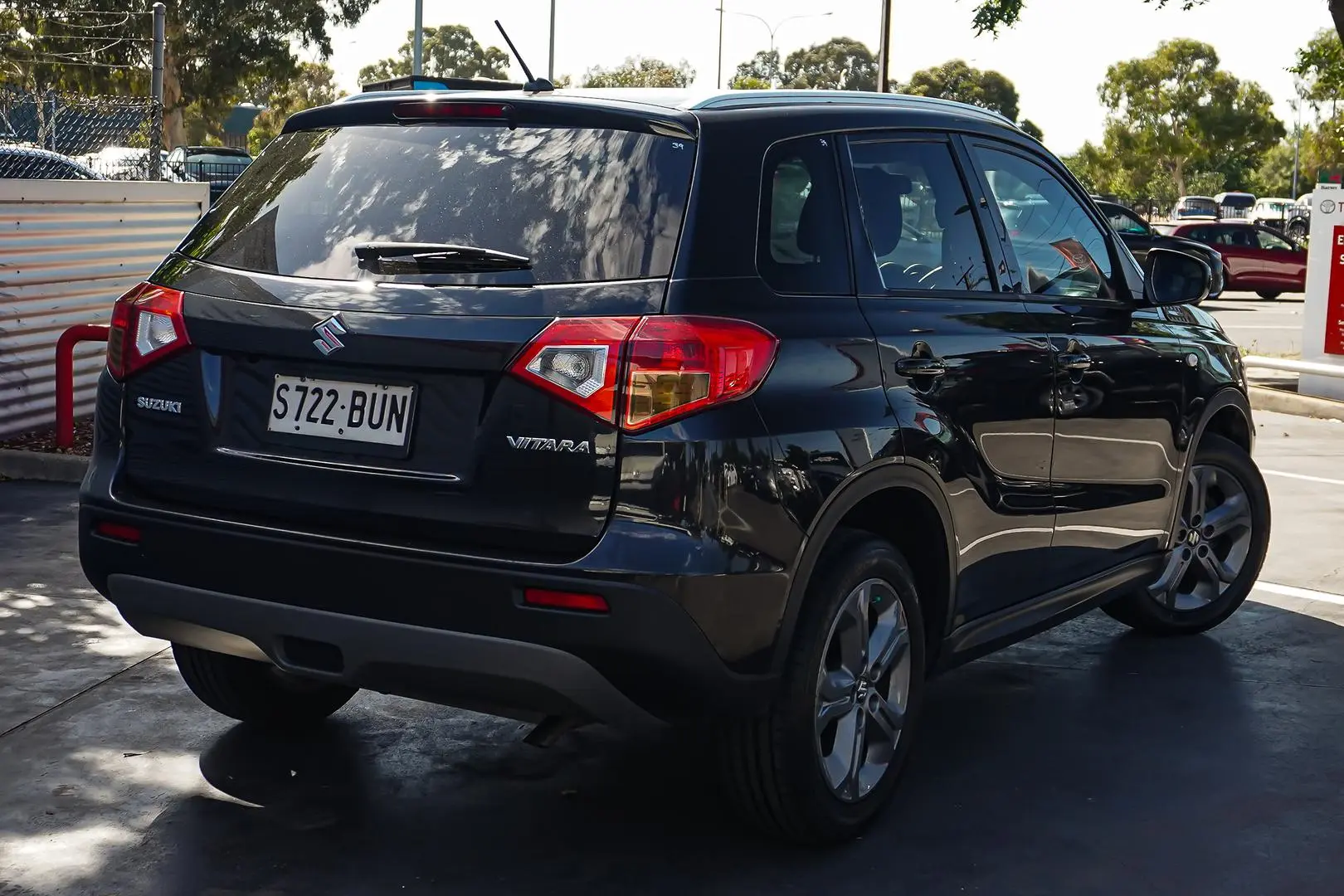 2016 Suzuki Vitara Gallery Image 3