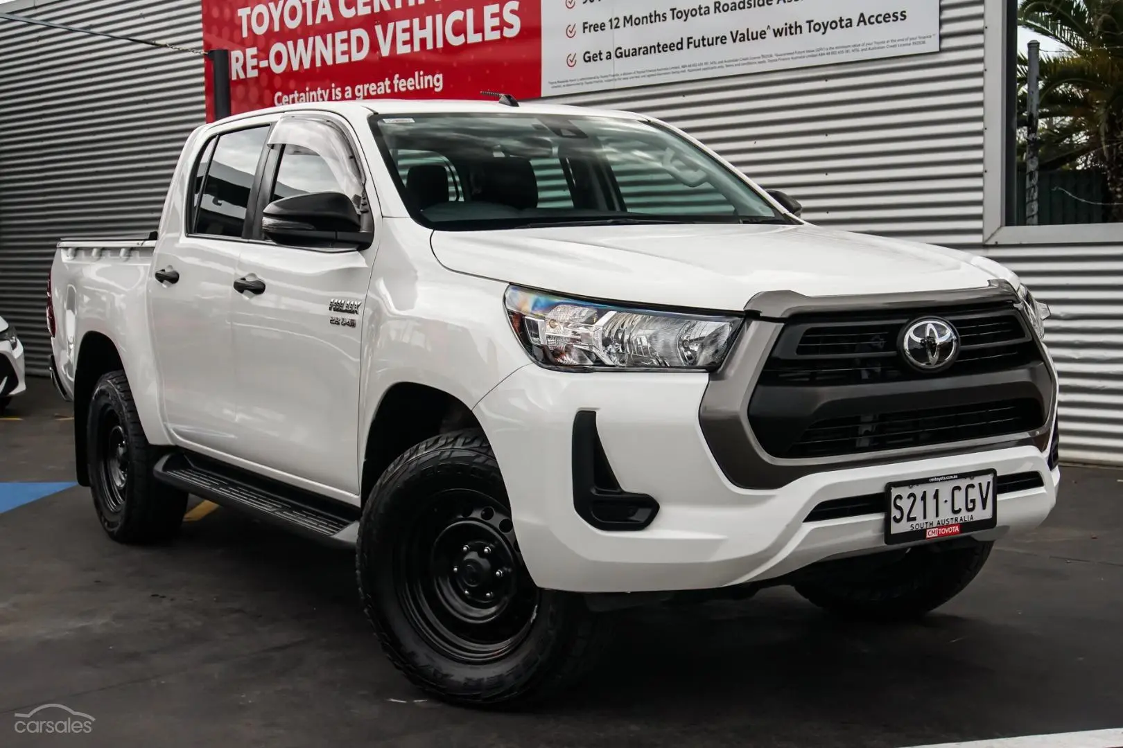 2020 Toyota Hilux Image 1