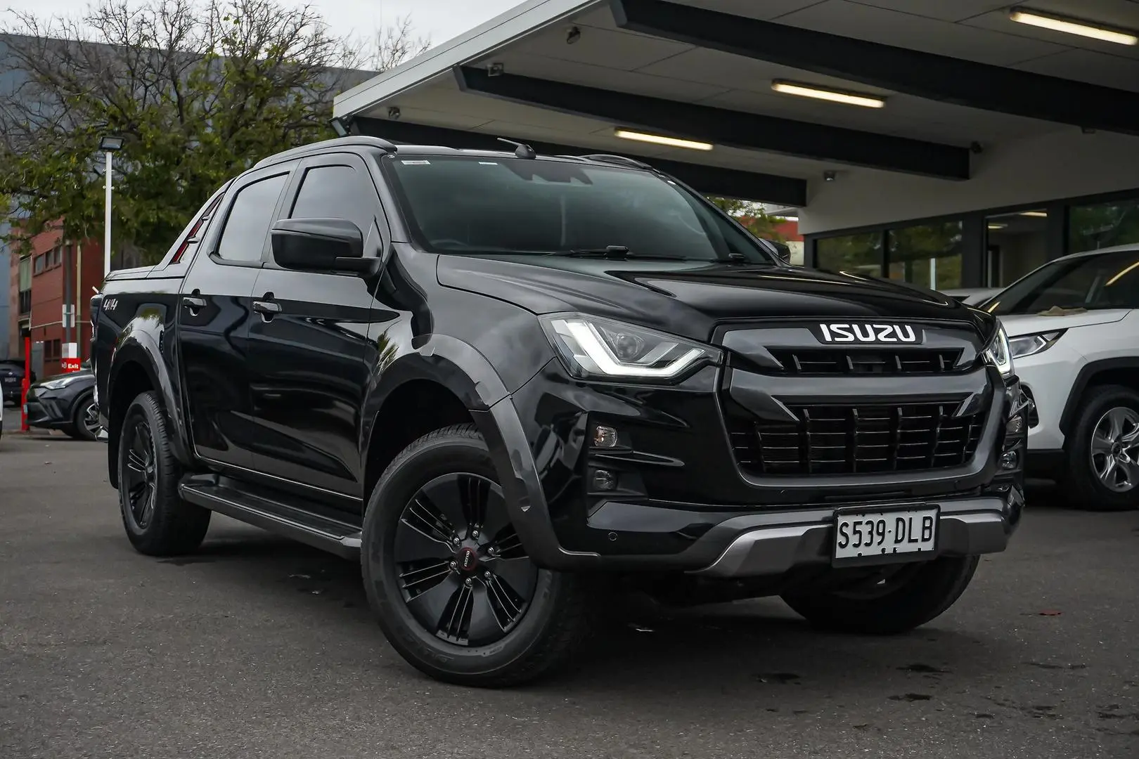 2022 Isuzu D-MAX Gallery Image 2