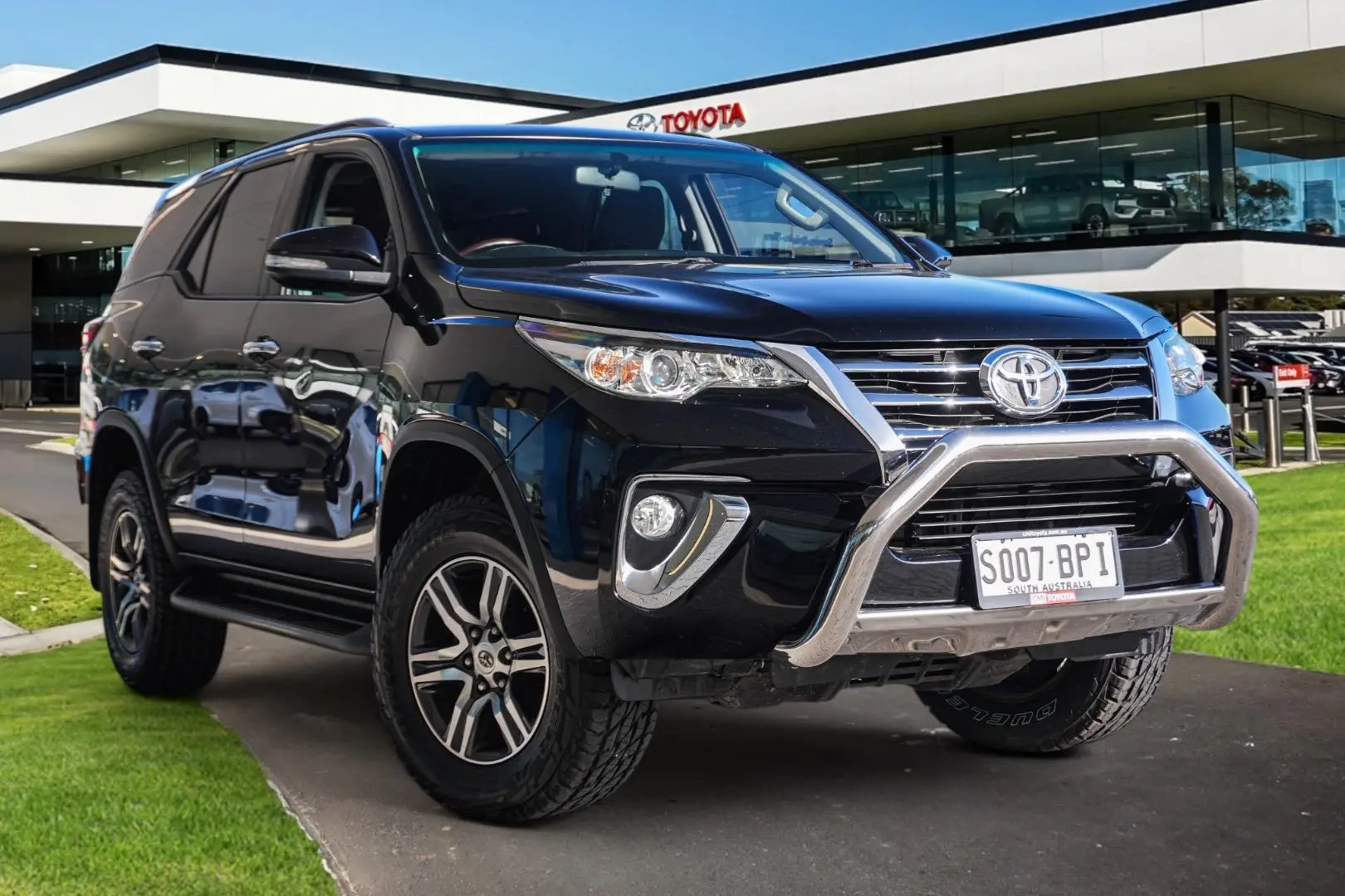 2016 Toyota Fortuner Image