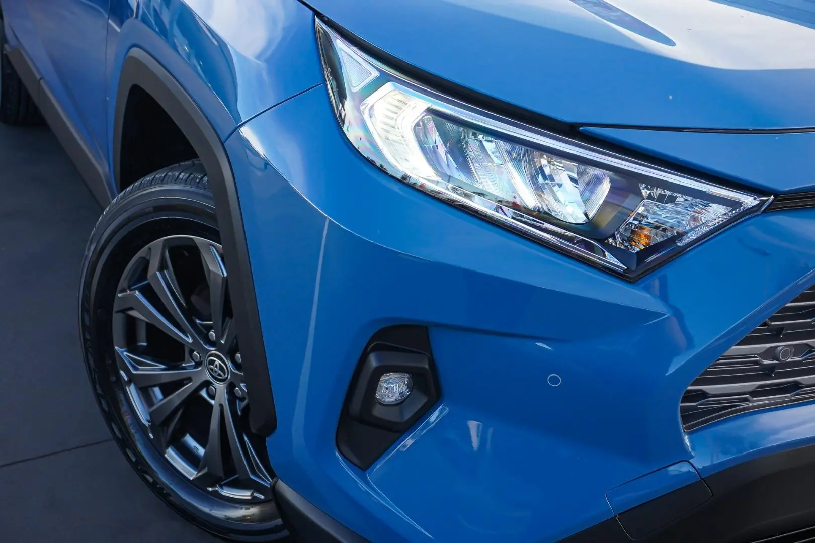2024 Toyota RAV4 Gallery Image 12