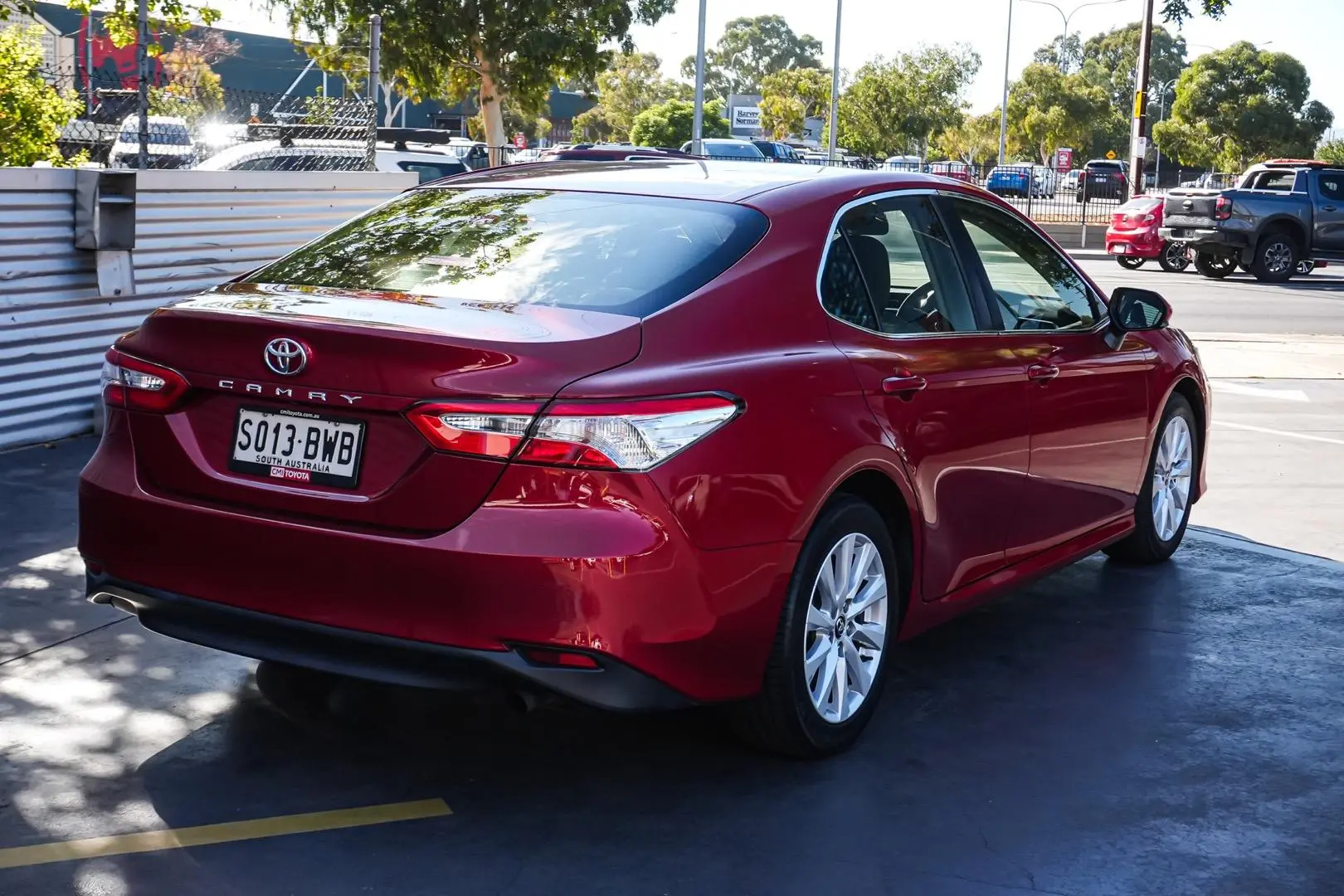 2018 Toyota Camry Gallery Image 3