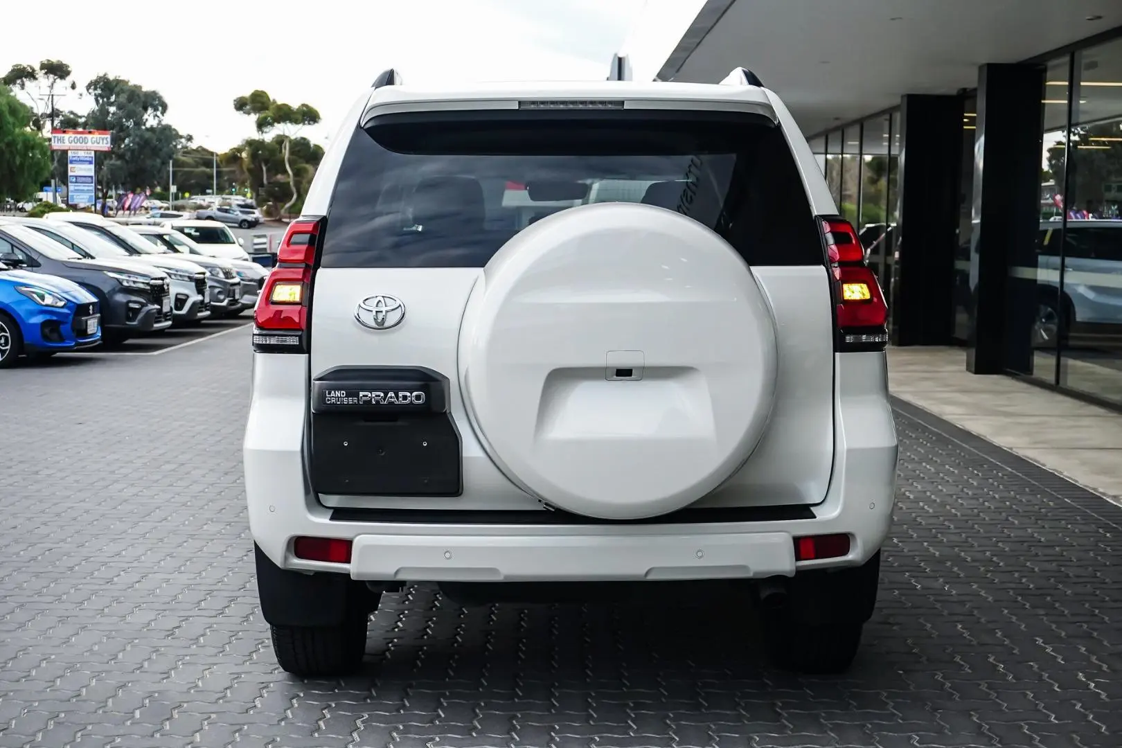2022 Toyota Landcruiser Prado Gallery Image 5