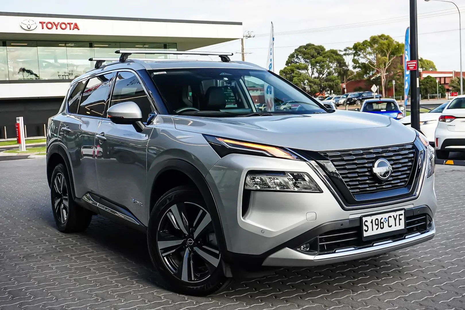 2023 Nissan X-TRAIL Gallery Image 2