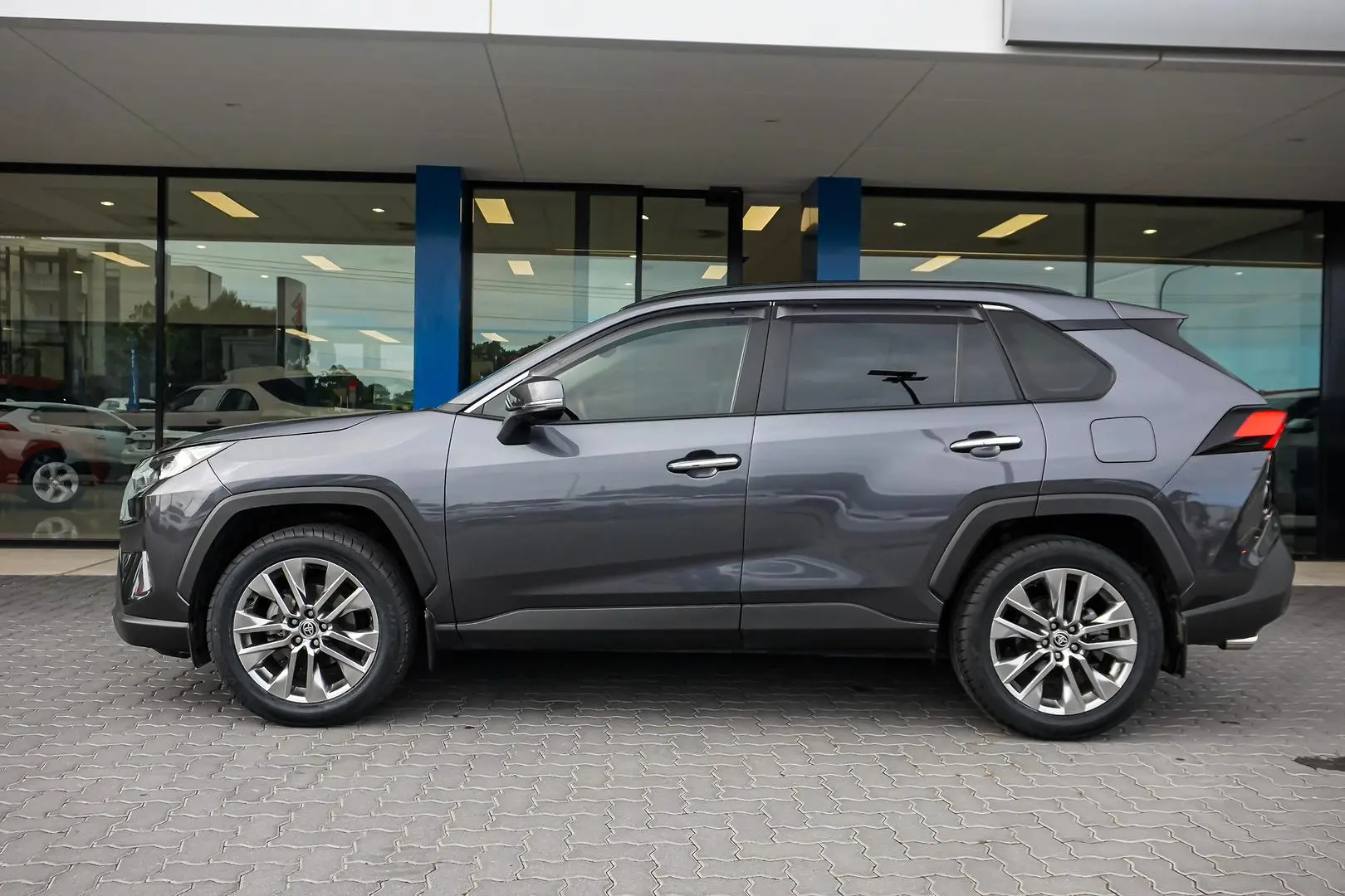 2021 Toyota RAV4 Gallery Image 4