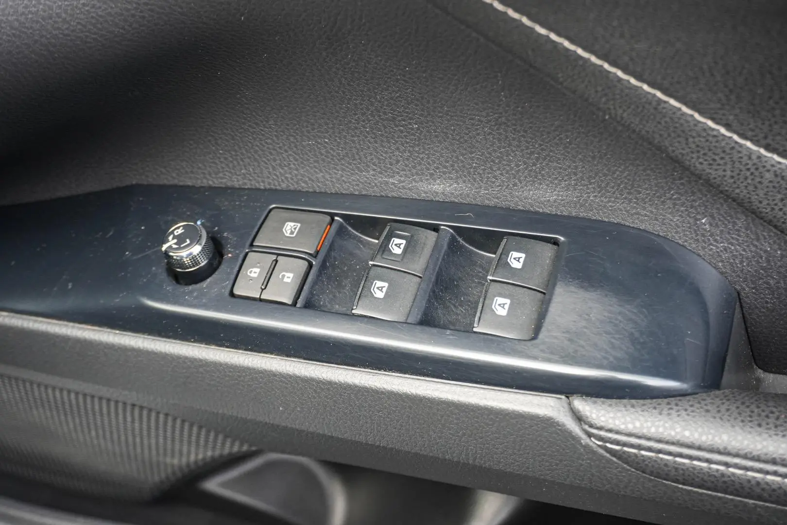 2017 Toyota Camry Gallery Image 16