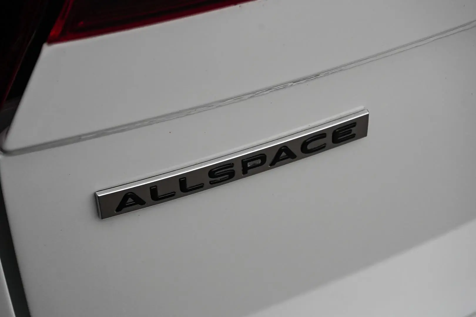 2022 Volkswagen Tiguan Gallery Image 15