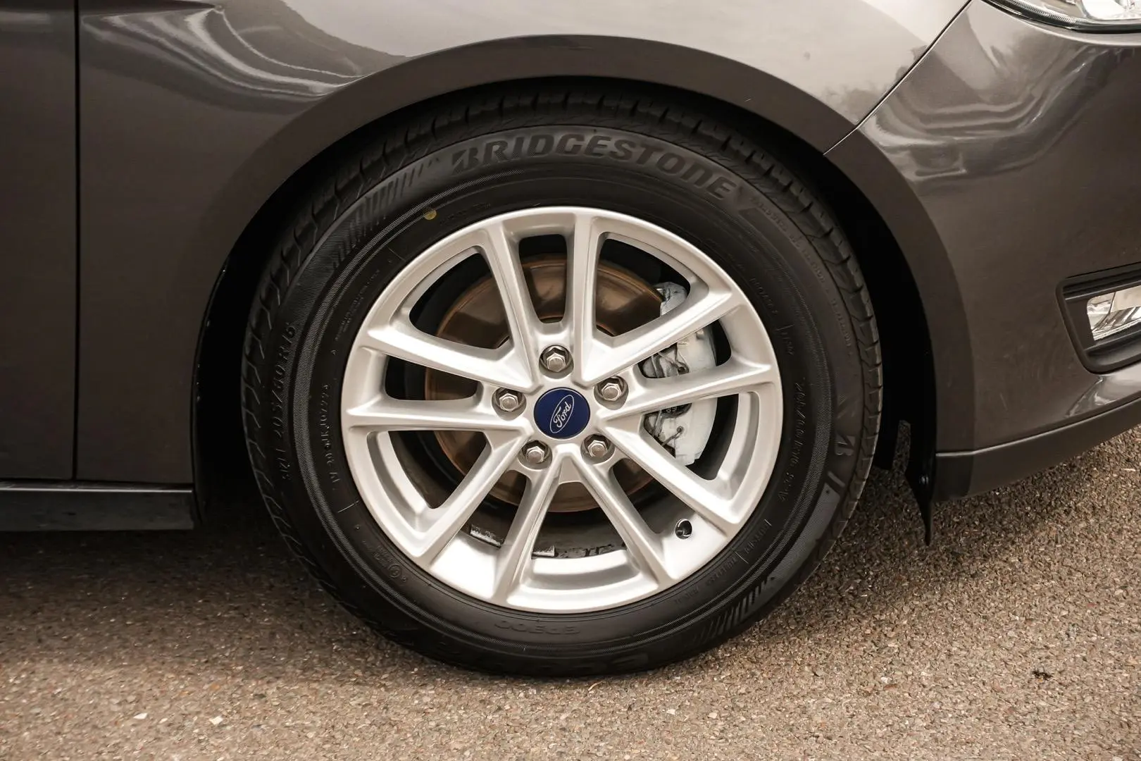 2016 Ford Focus Gallery Image 12