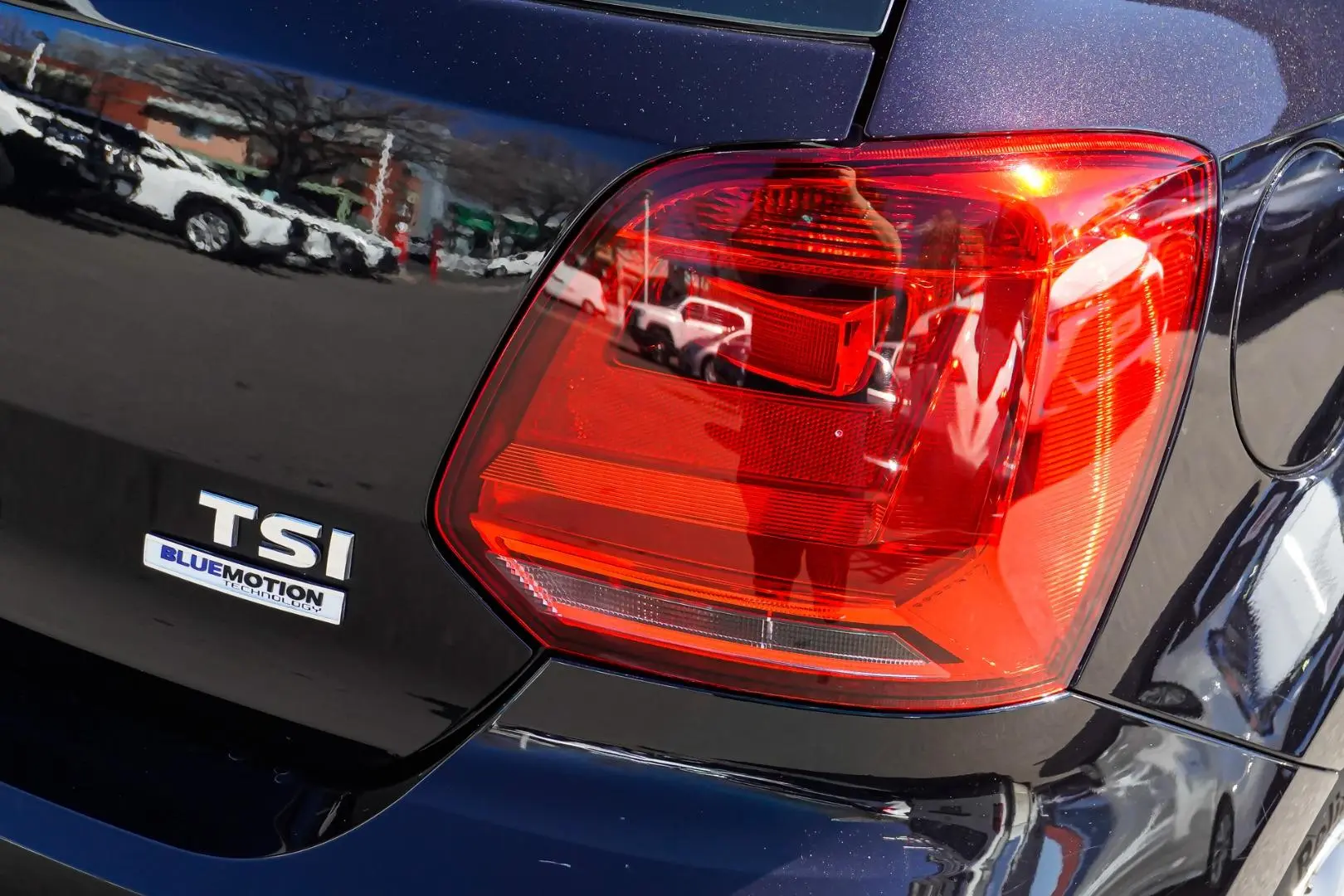 2015 Volkswagen Polo Gallery Image 13