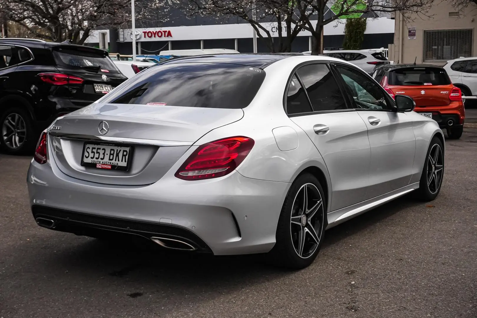 2016 Mercedes-Benz C-Class Gallery Image 2