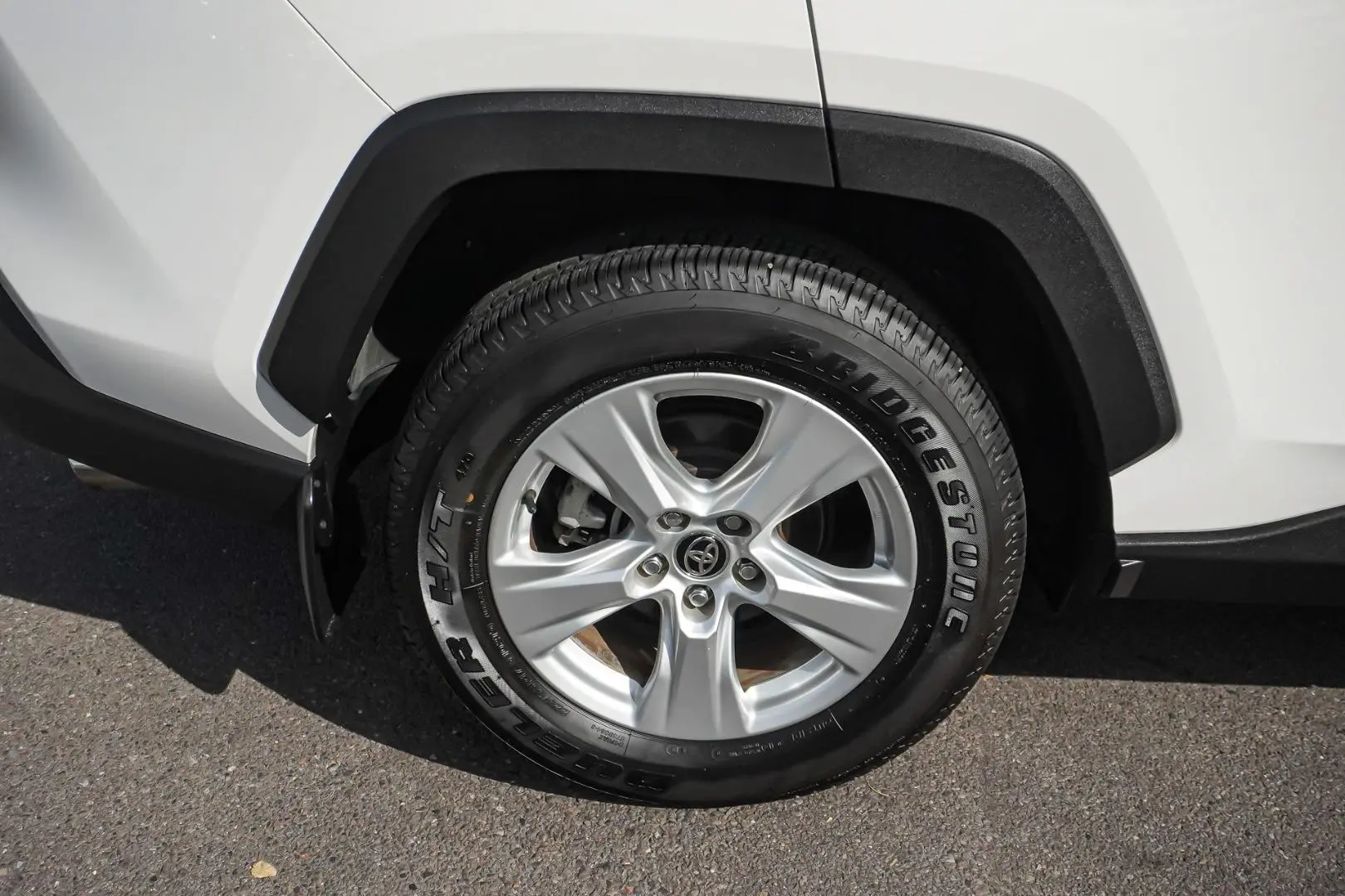 2021 Toyota RAV4 Gallery Image 16