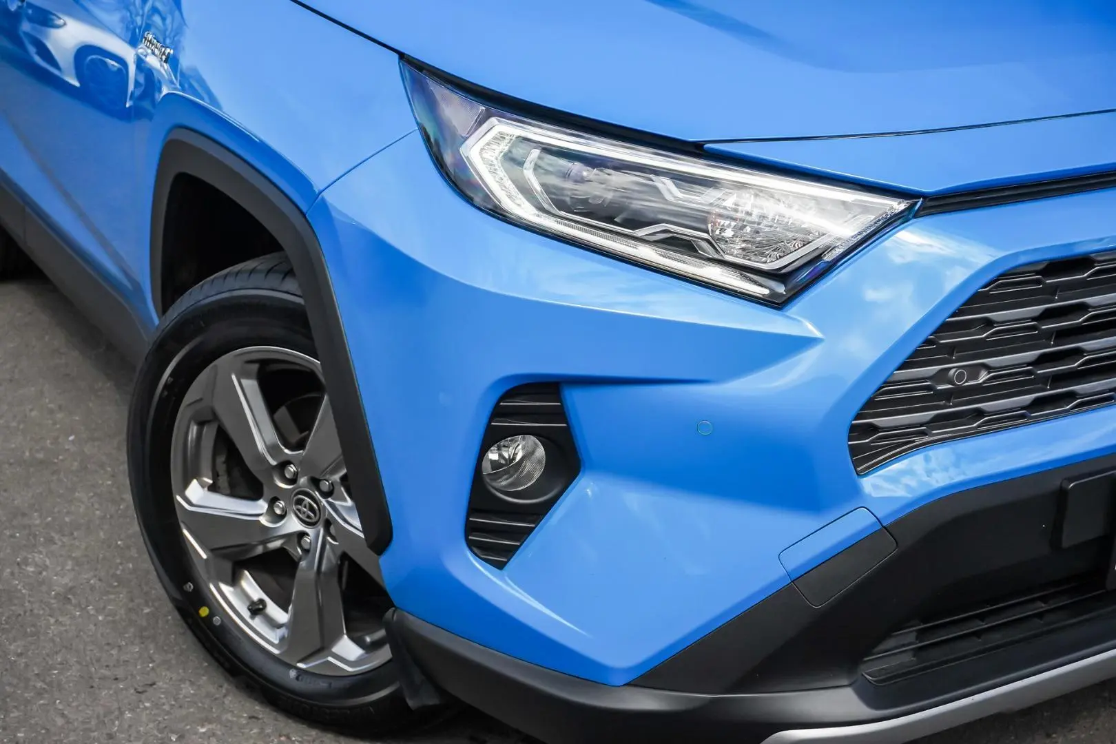 2020 Toyota RAV4 Gallery Image 11