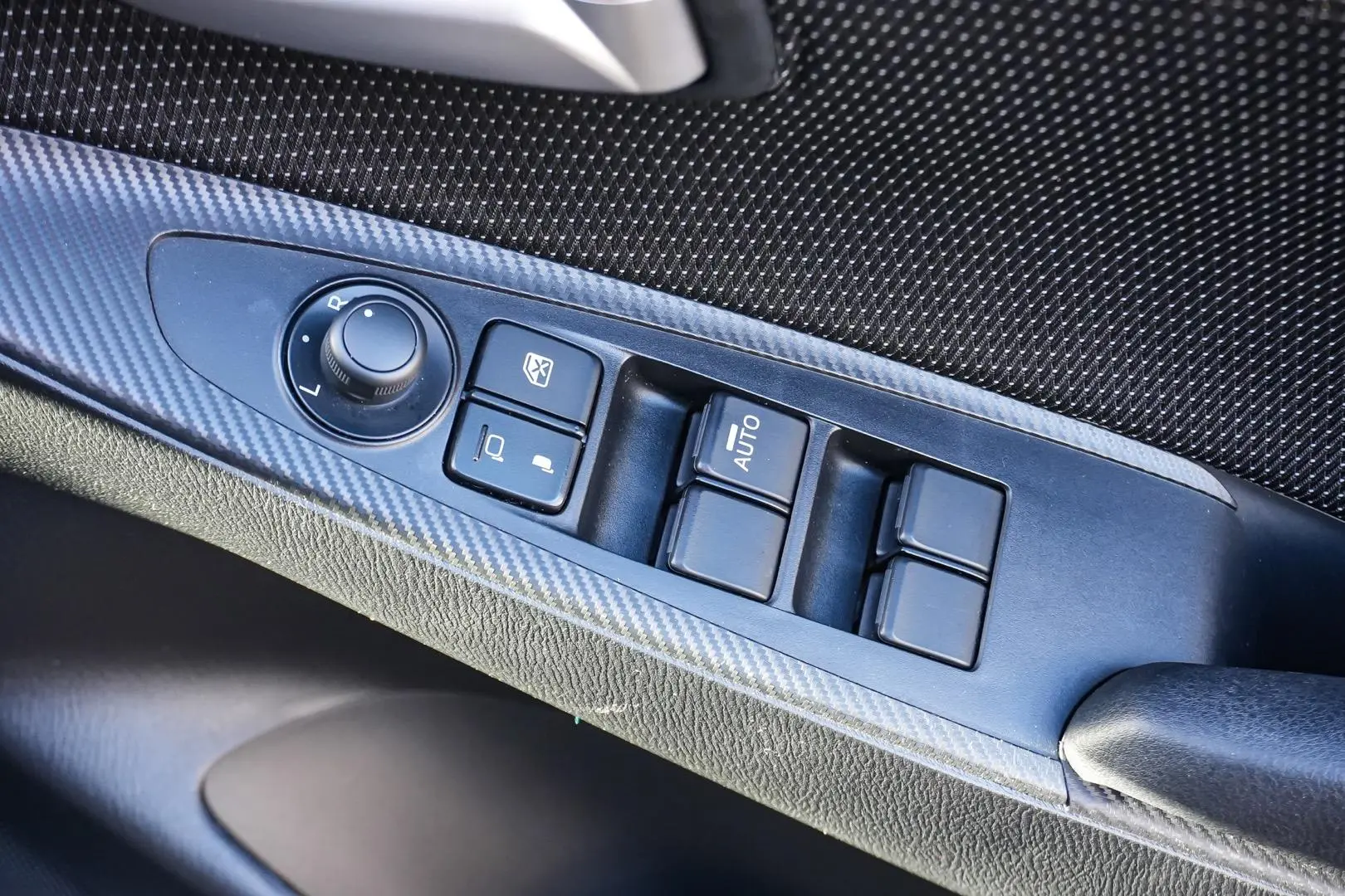 2022 Mazda 2 Gallery Image 17