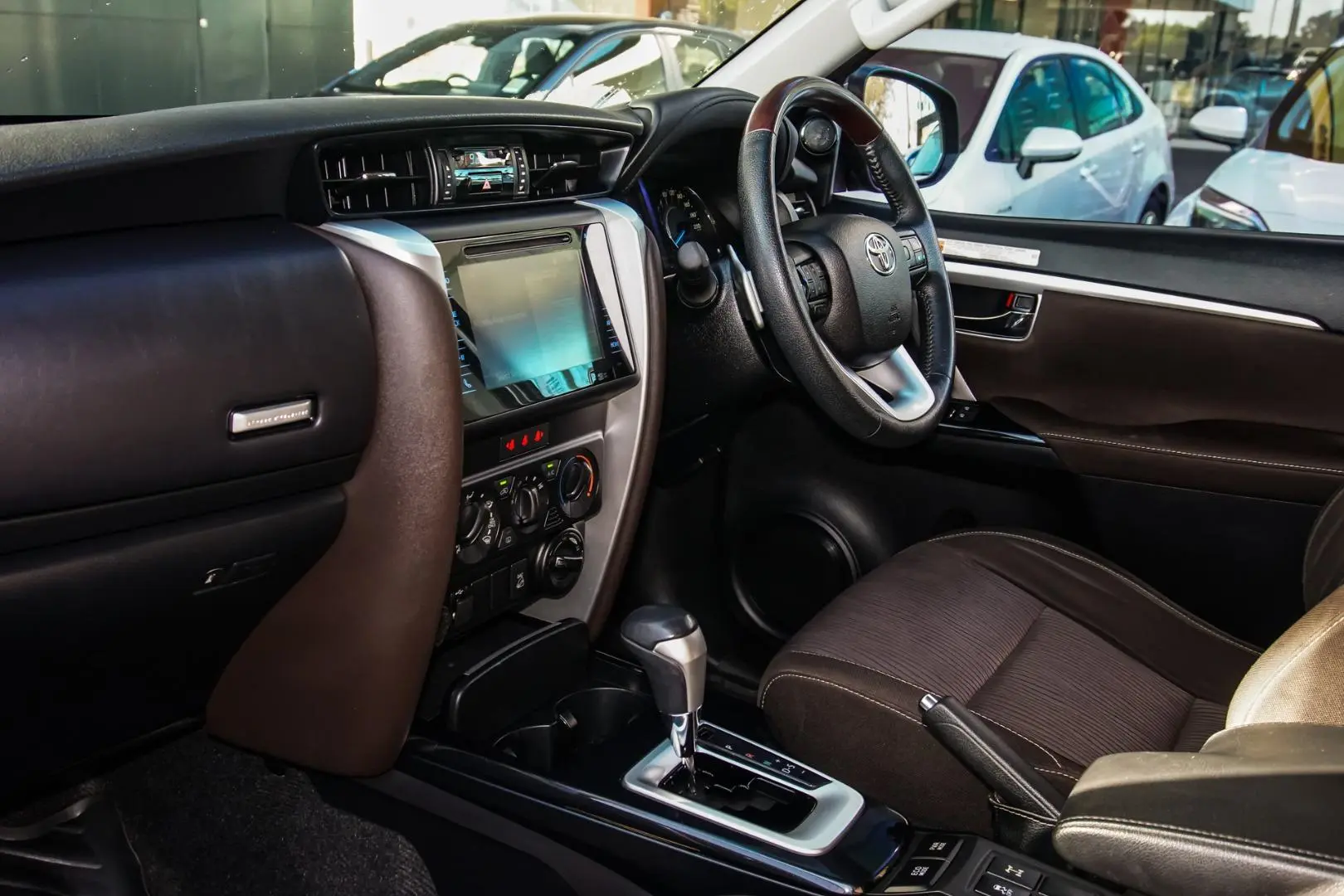 2018 Toyota Fortuner Gallery Image 11
