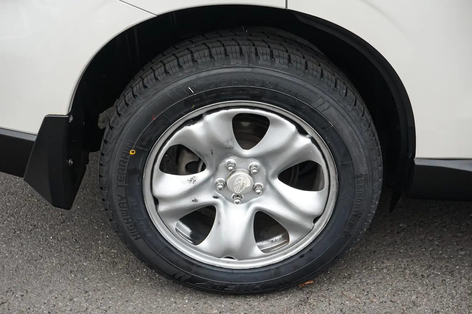 2014 Subaru Forester Gallery Image 16