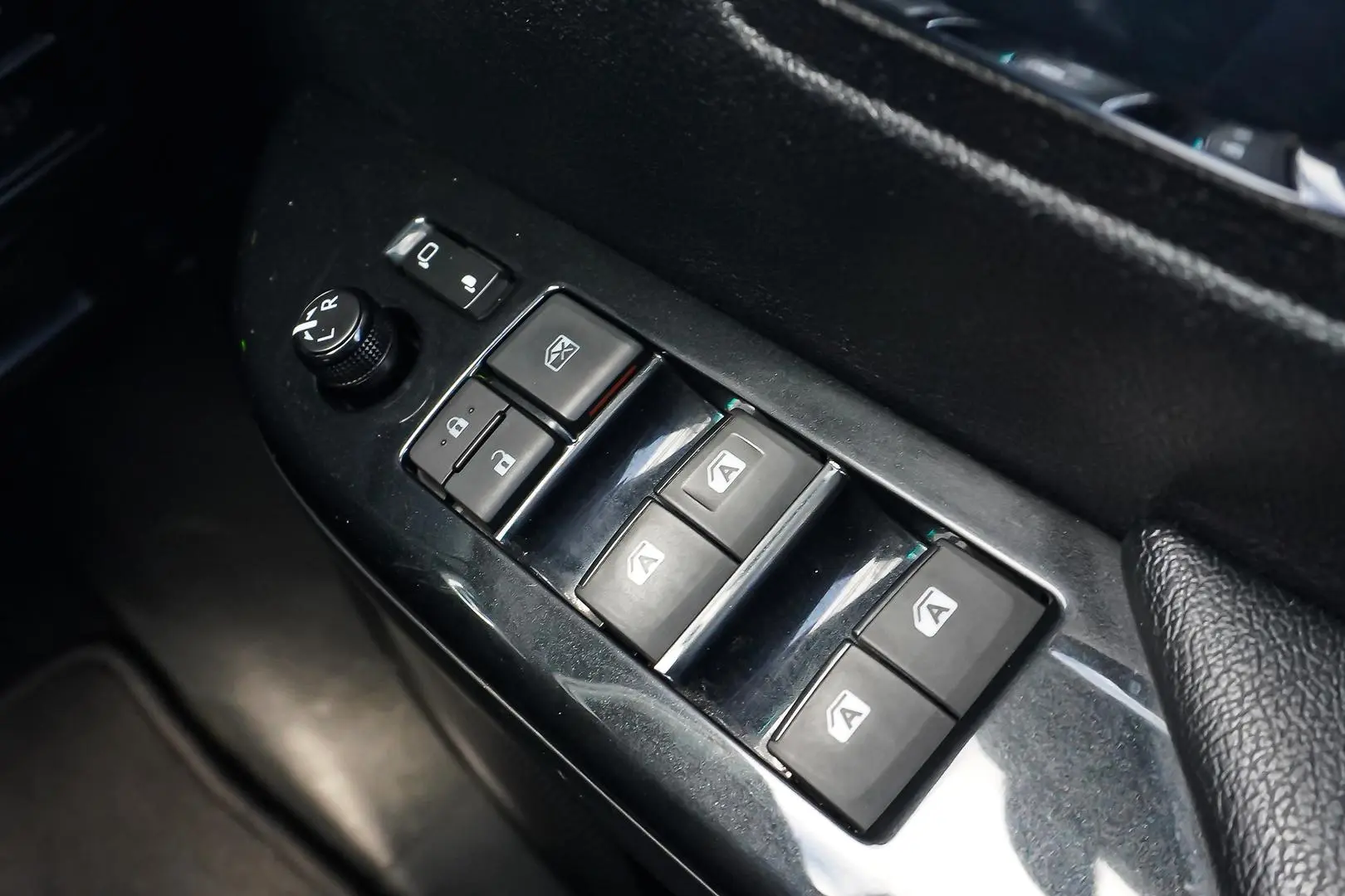 2024 Toyota Hilux Gallery Image 20