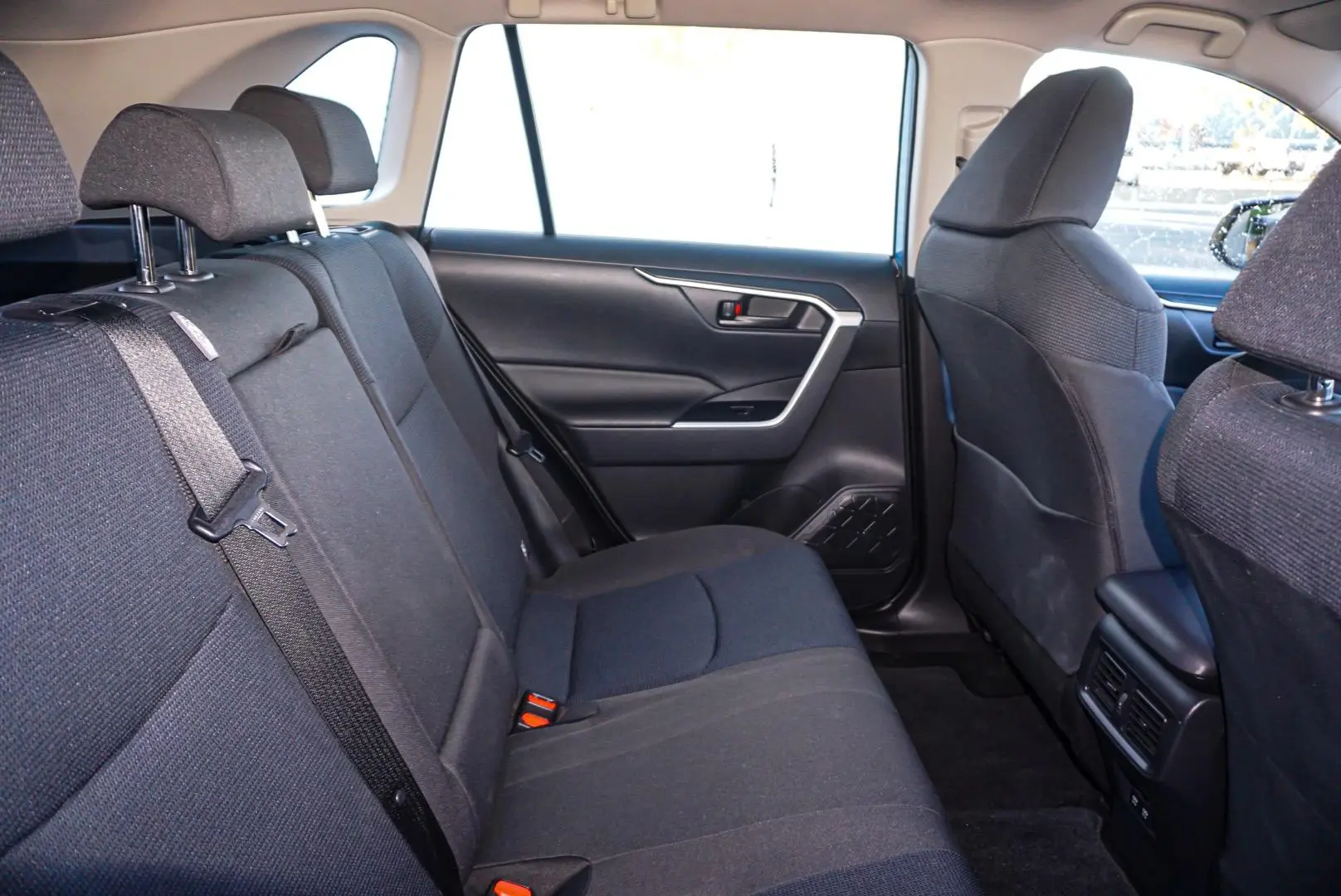2022 Toyota RAV4 Gallery Image 9