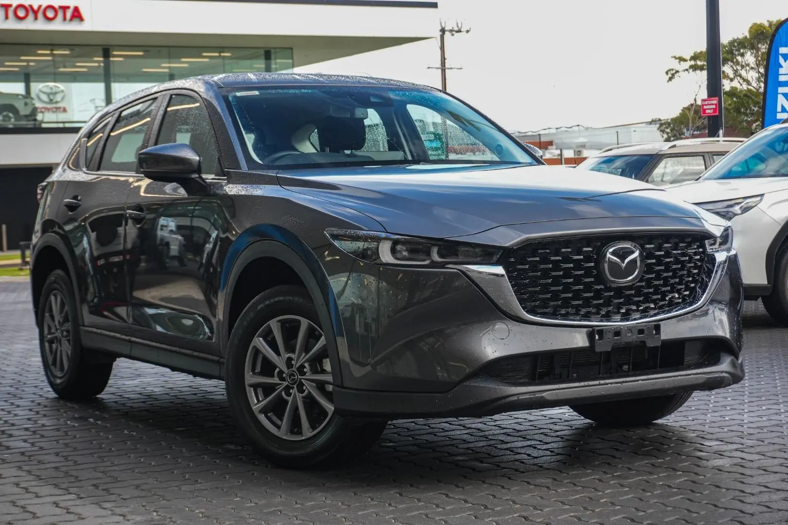 2024 Mazda CX-5 Gallery Image 2
