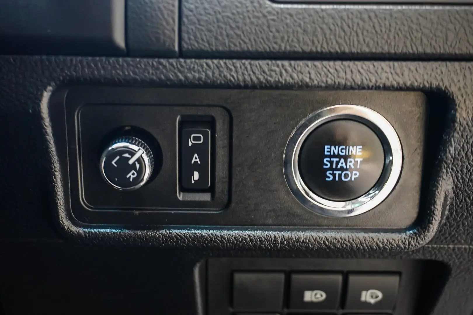 2021 Toyota Landcruiser Prado Gallery Image 24