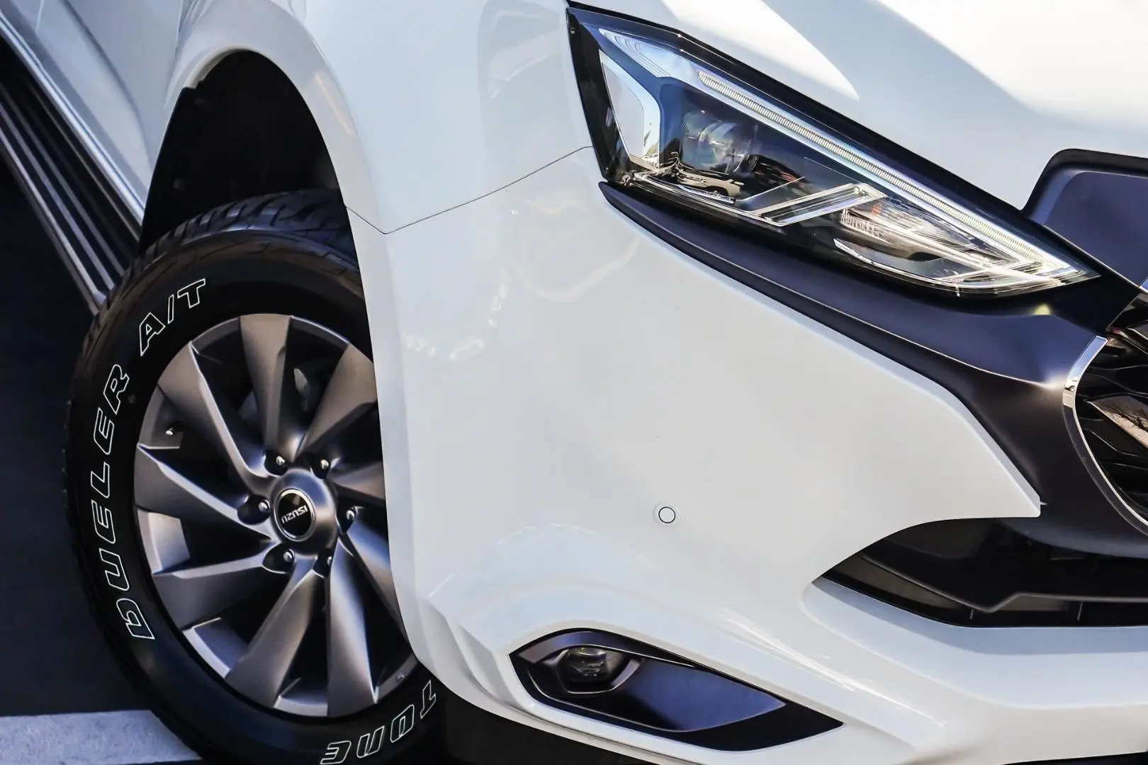 2023 Isuzu MU-X Gallery Image 13