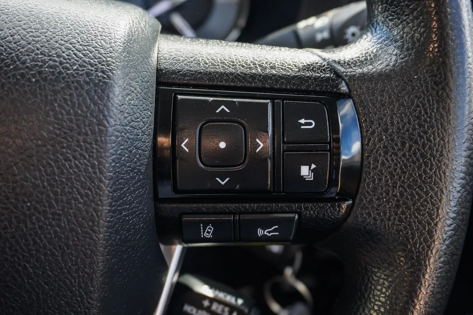 2022 Toyota Hilux Gallery Image 15