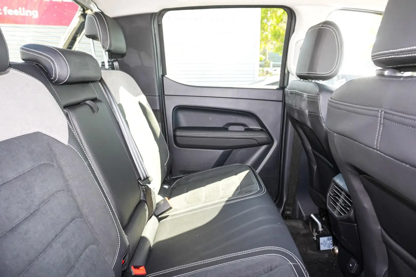 2023 Volkswagen Amarok Gallery Image 9