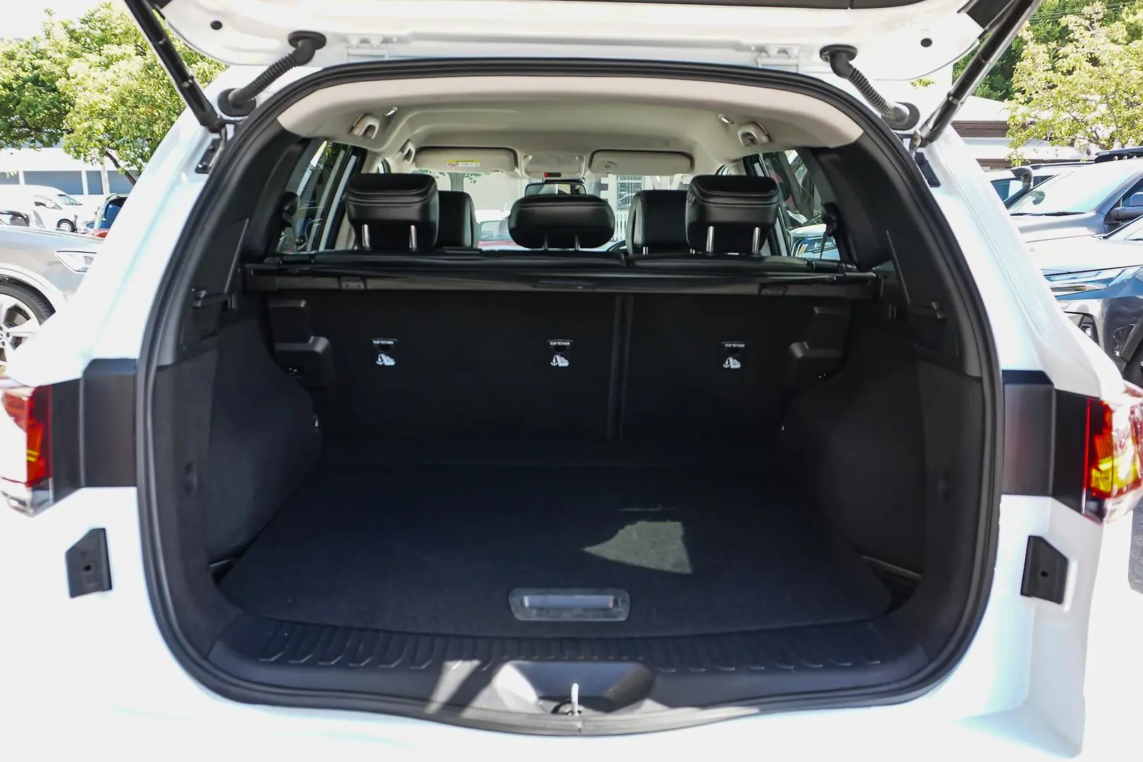 2023 Renault Koleos Gallery Image 9