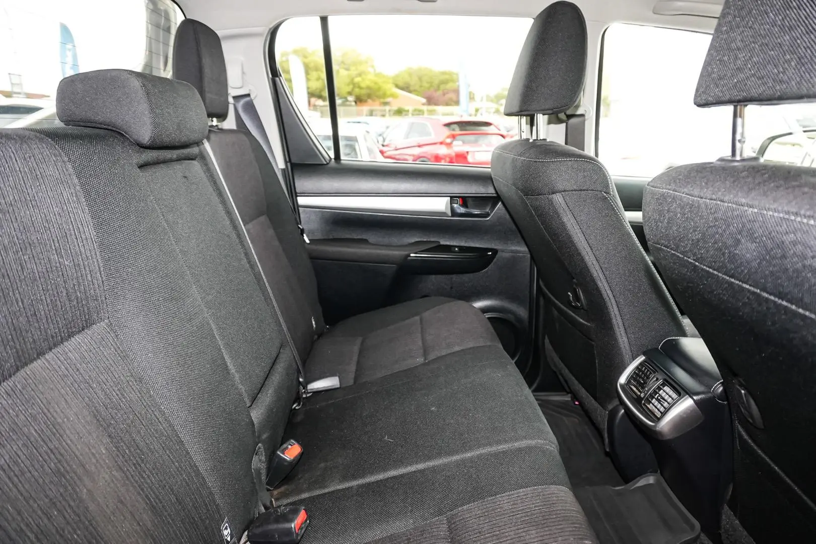 2018 Toyota Hilux Gallery Image 9