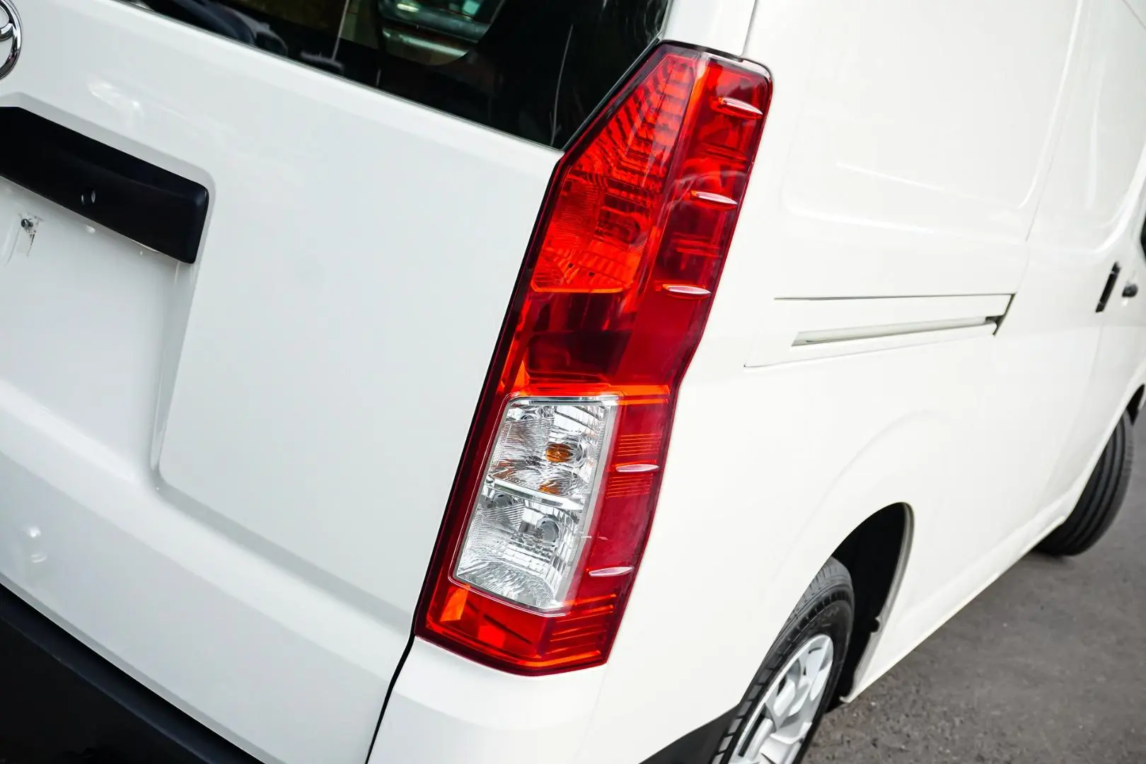 2022 Toyota Hiace Gallery Image 12
