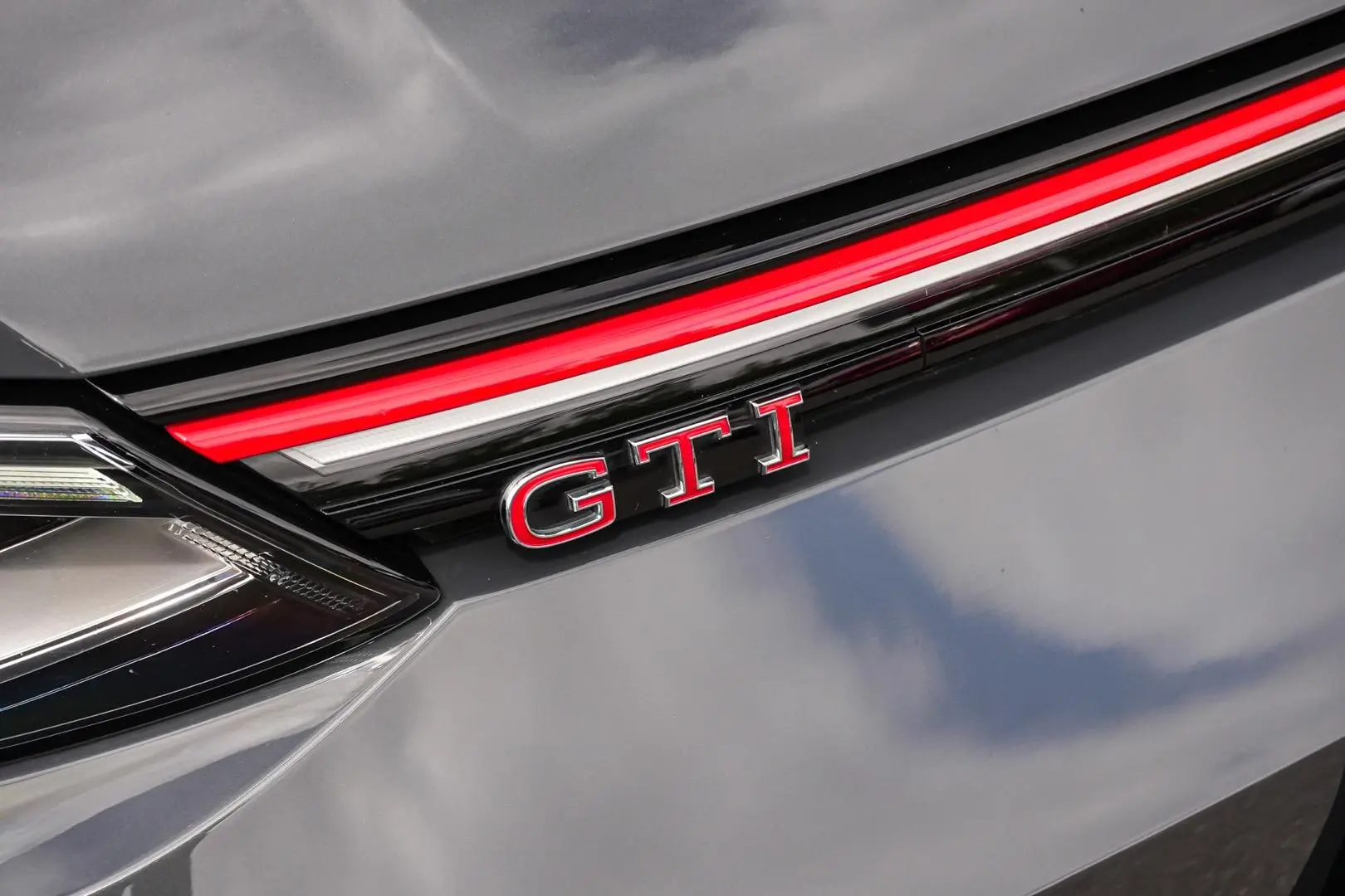 2022 Volkswagen Golf Gallery Image 15