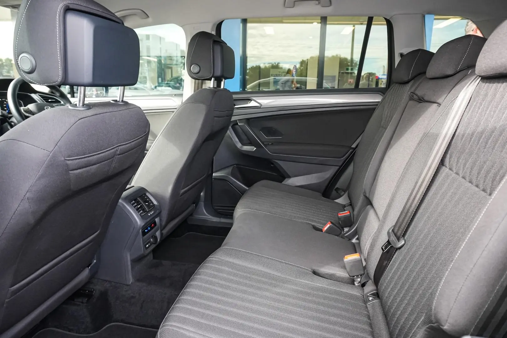 2022 Volkswagen Tiguan Gallery Image 8