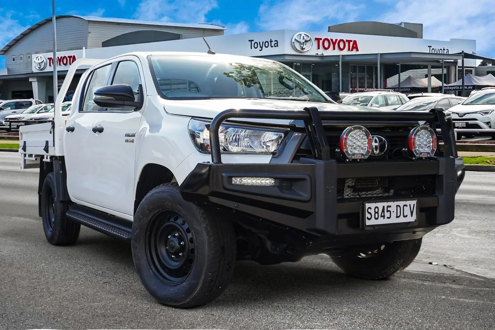 2021 Toyota Hilux Gallery Image 1