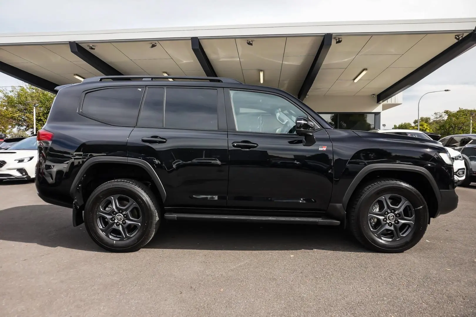 2023 Toyota Landcruiser Gallery Image 4