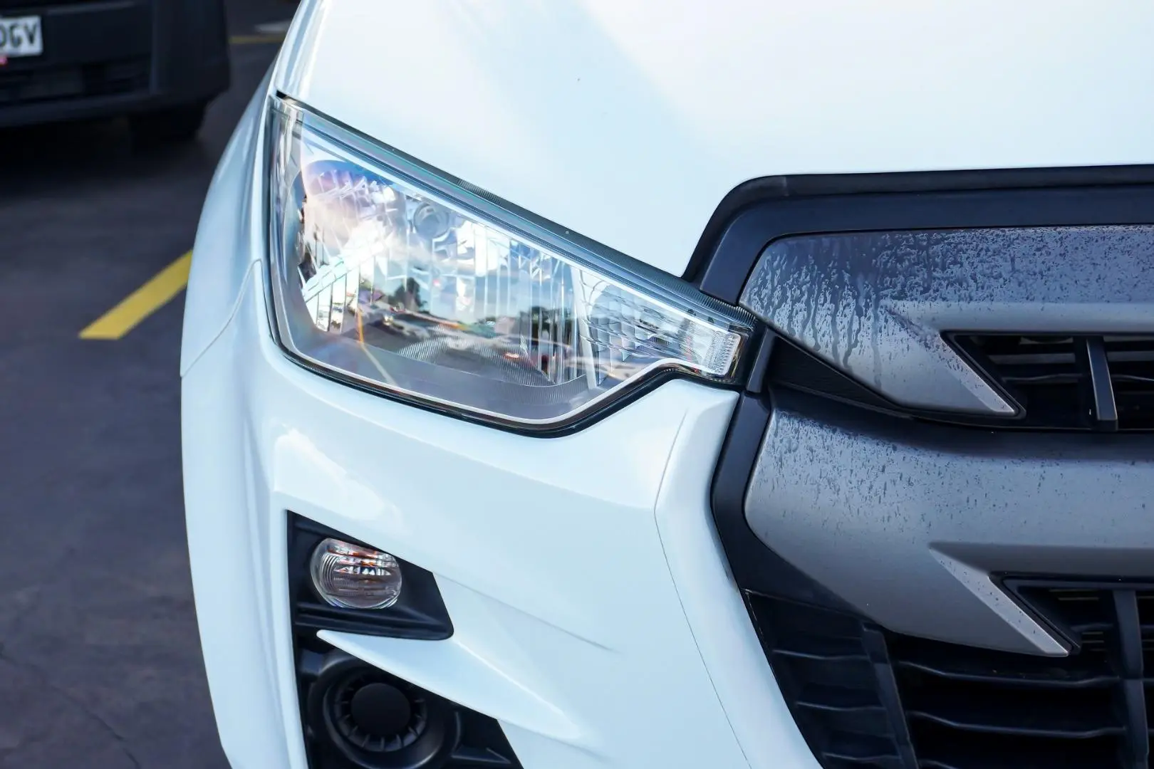 2021 Isuzu D-MAX Gallery Image 8