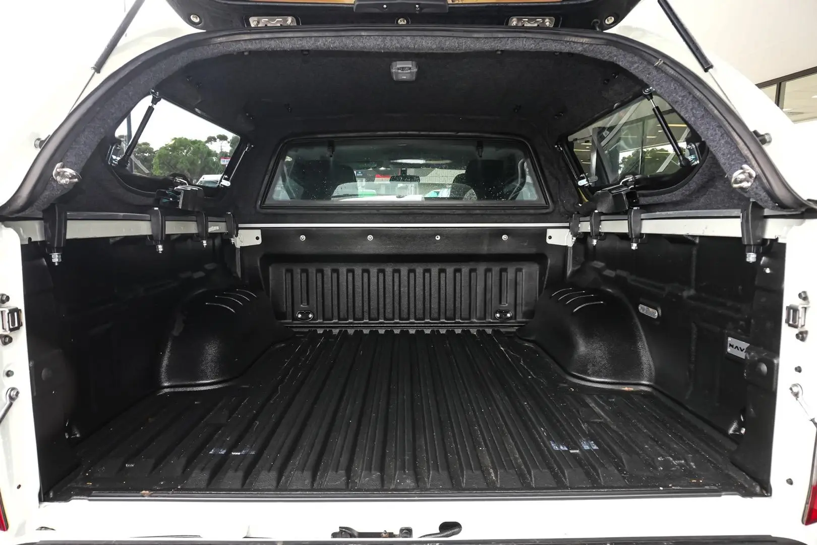 2022 Nissan Navara Gallery Image 11