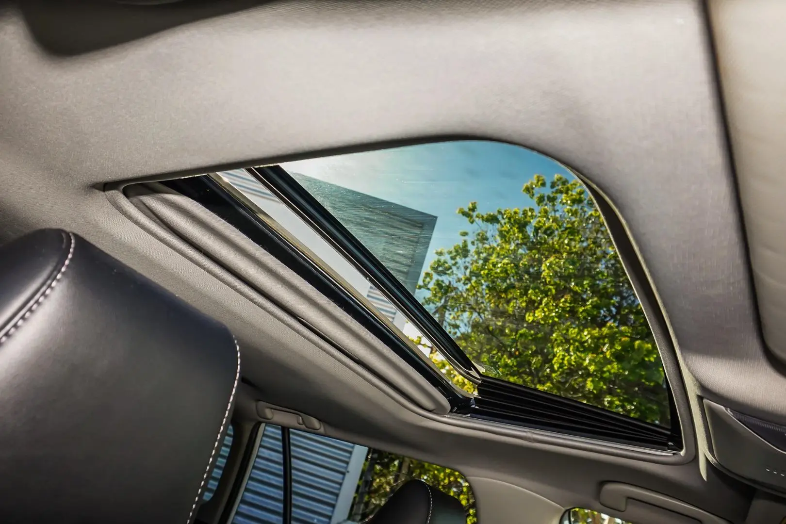 2021 Toyota RAV4 Gallery Image 7