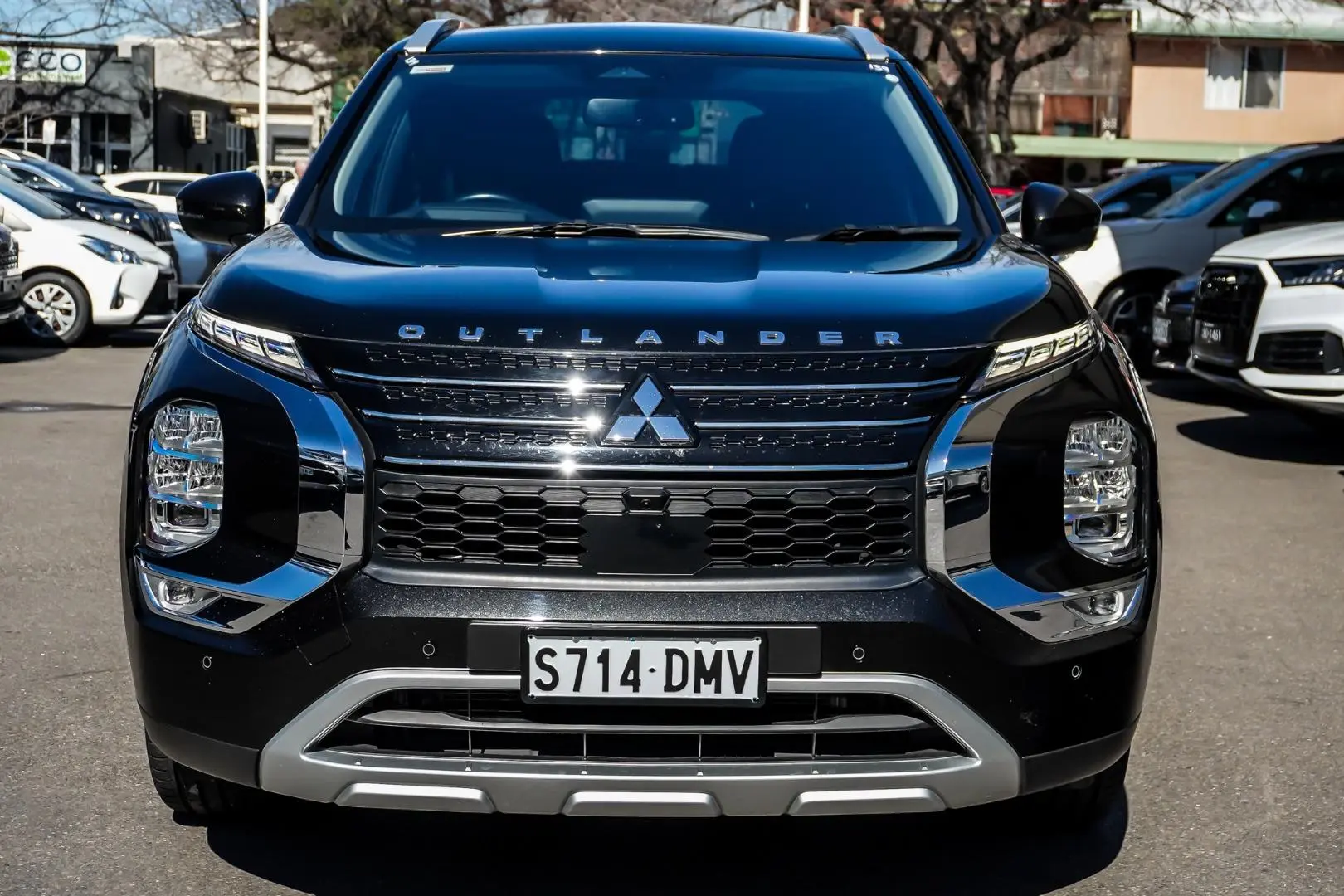 2024 Mitsubishi Outlander Gallery Image 4