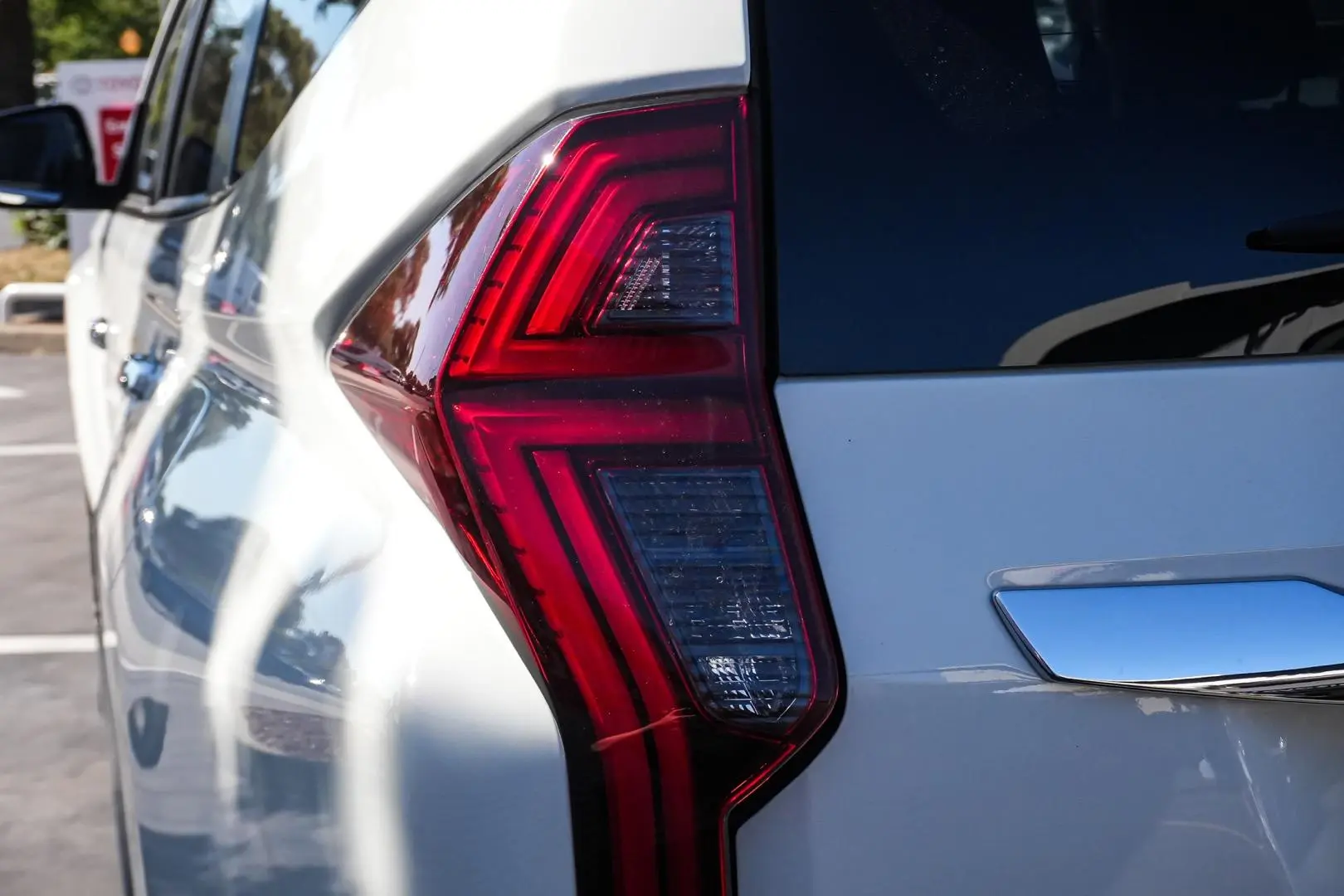 2022 Mitsubishi Pajero Sport Gallery Image 14