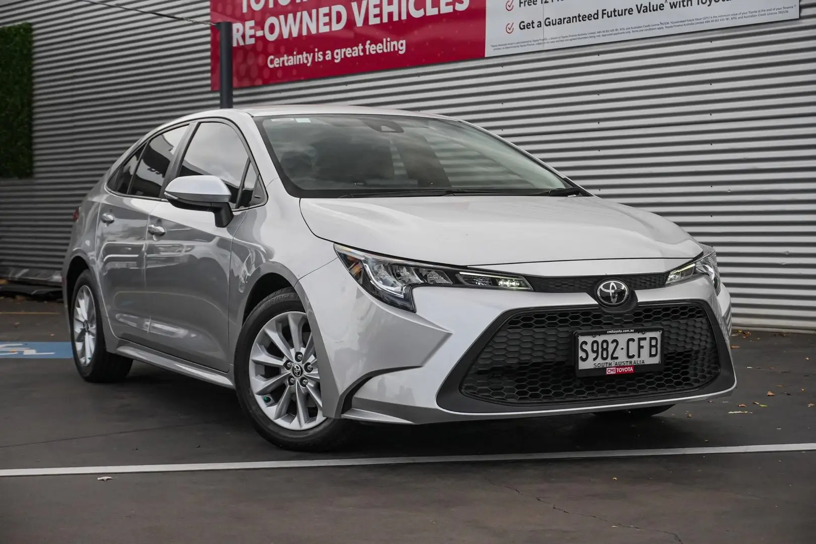 2020 Toyota Corolla Gallery Image 2