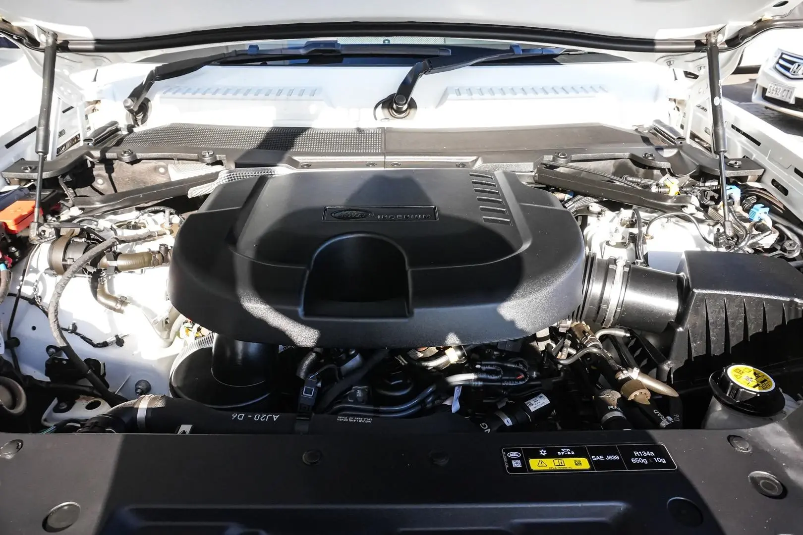 2021 Land Rover Defender Gallery Image 24