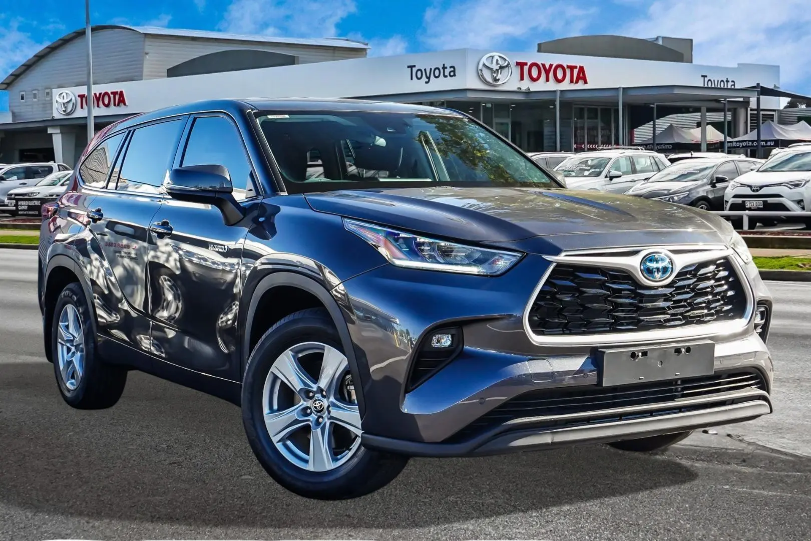 2021 Toyota Kluger Gallery Image 1