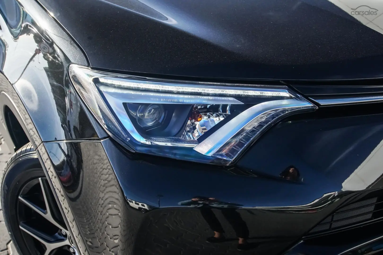 2018 Toyota RAV4 Image 11