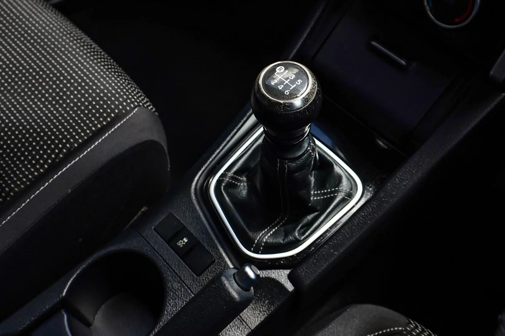 2016 Toyota Corolla Gallery Image 17